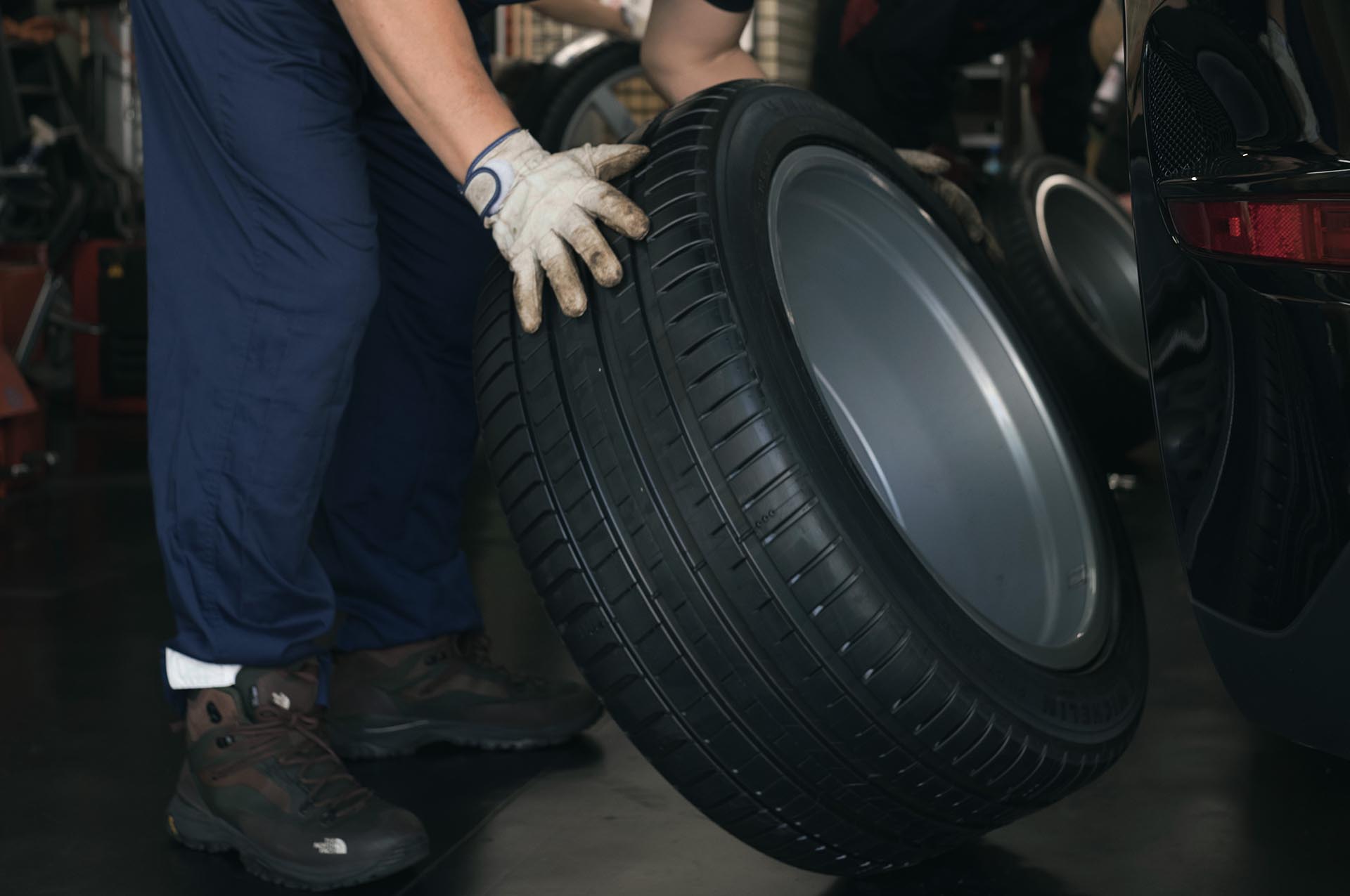 タイヤ・ホイールリペアの画像